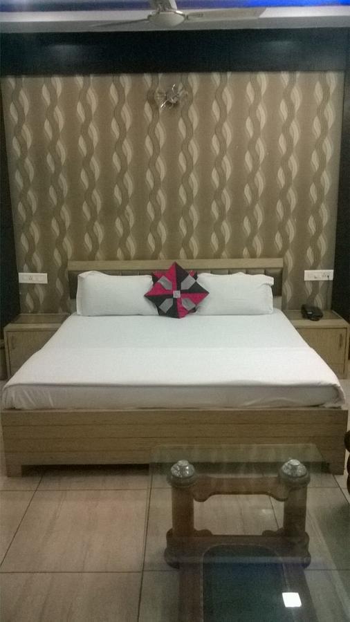 Hotel Sai Orchid Морадабад Екстериор снимка
